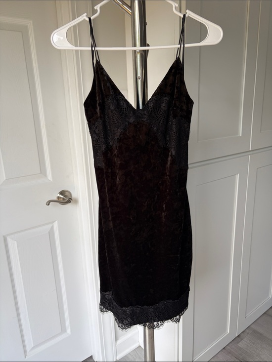 Topshop Dresses & Skirts - Topshop Black Crushed Velvet Lace-Trim Slip Dress, Size US6.
